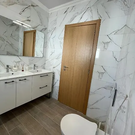 King's Village Apartment *