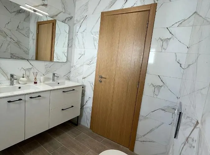 King's Village شقة *