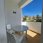 King's Village Apartament *