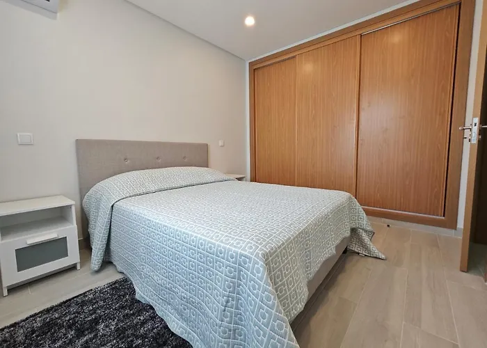 King's Village אלבופיירה